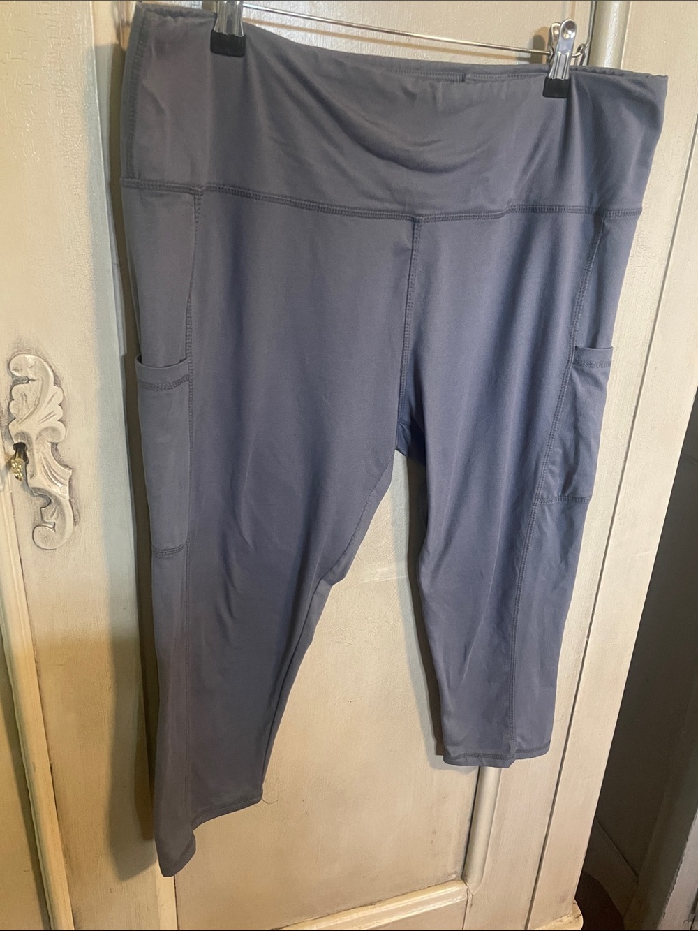 Women's Plus Capri Performance Leggings - Slate Blue